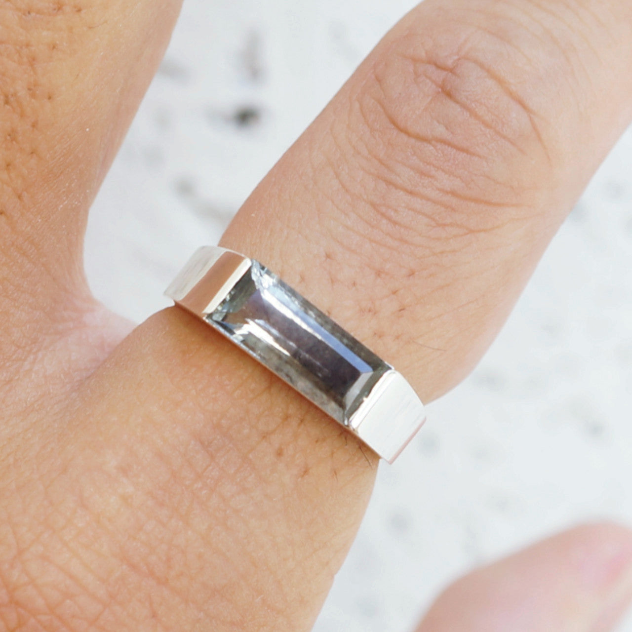 Moss-aquamarine ring