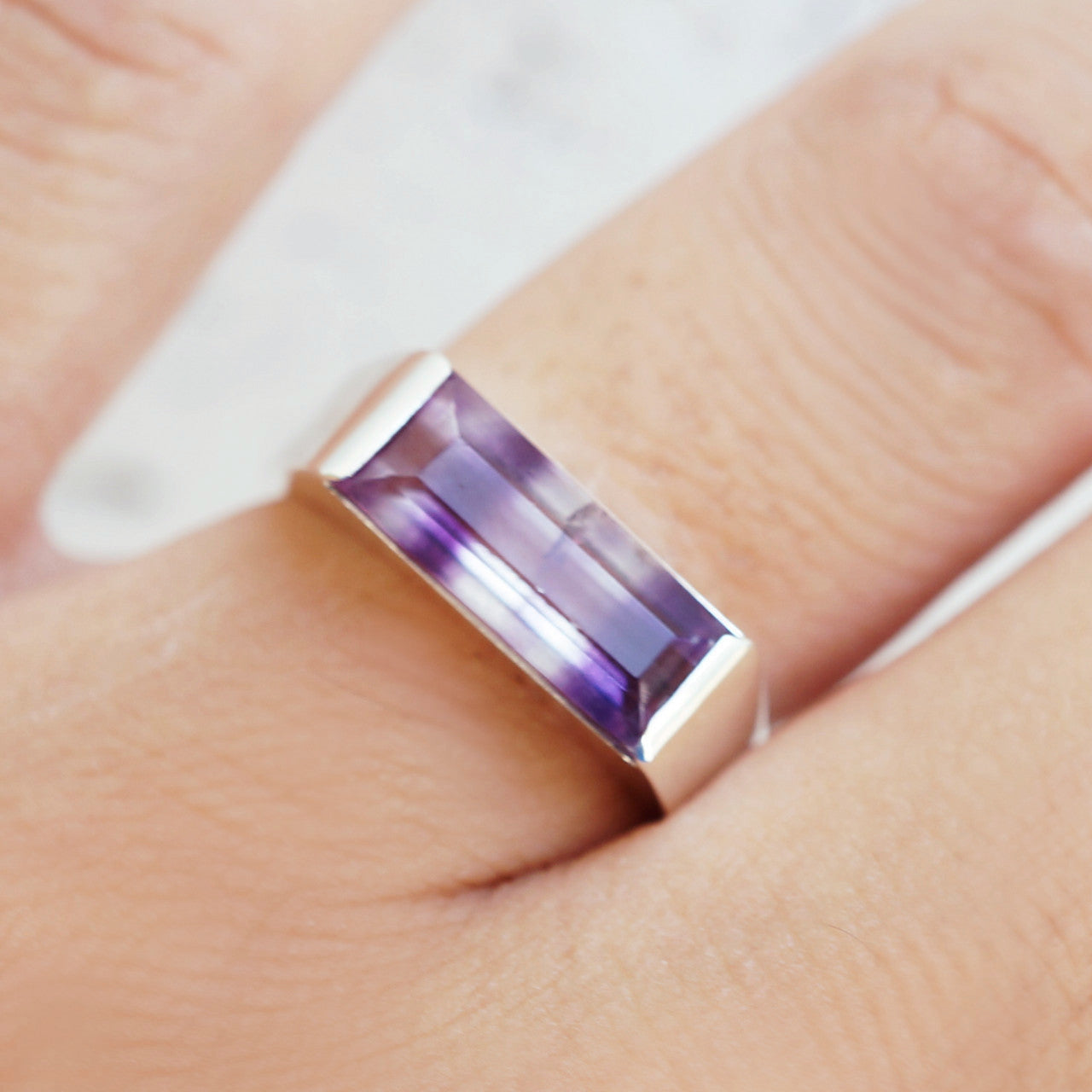 Bi-color fluorite ring