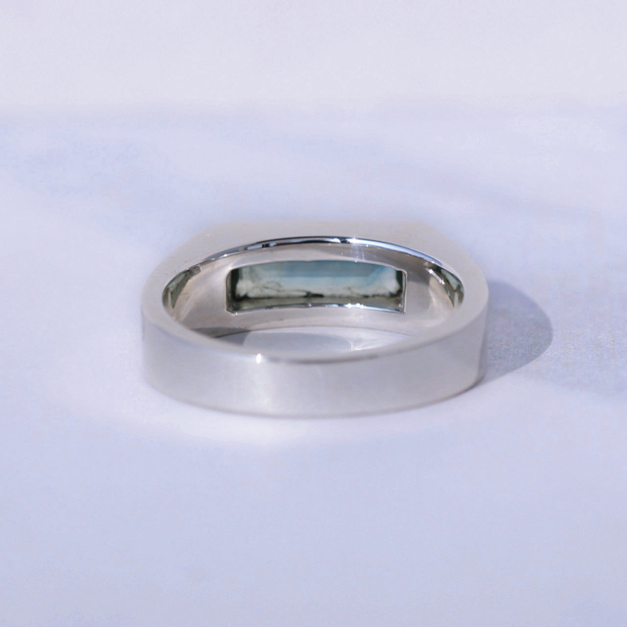 Bi-color kyanite signet ring