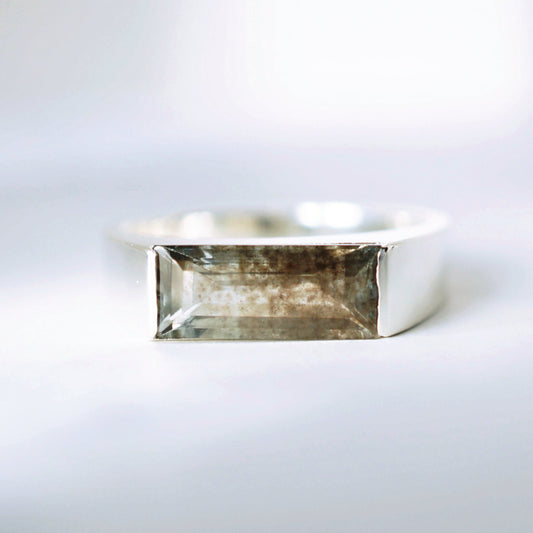Moss-aquamarine ring